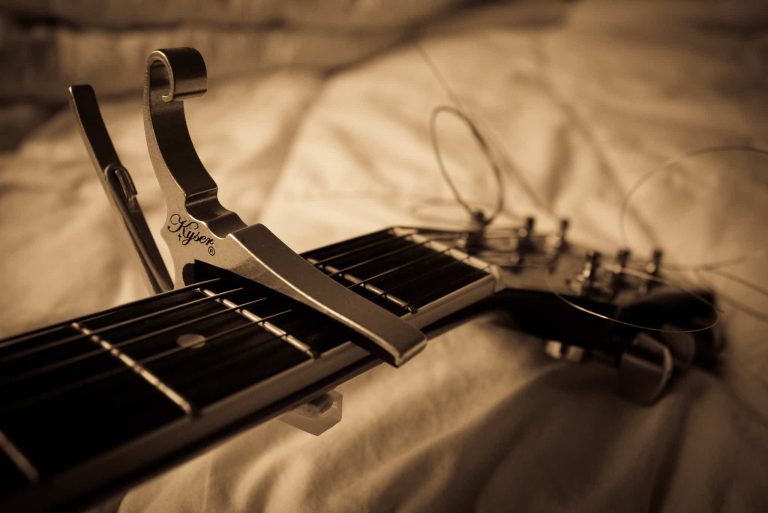 7 Best Guitar Capos for Acoustic And Electric in 2025