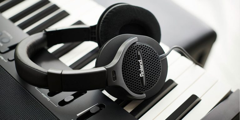 5 Best Headphones for Piano Practice at Night in 2025