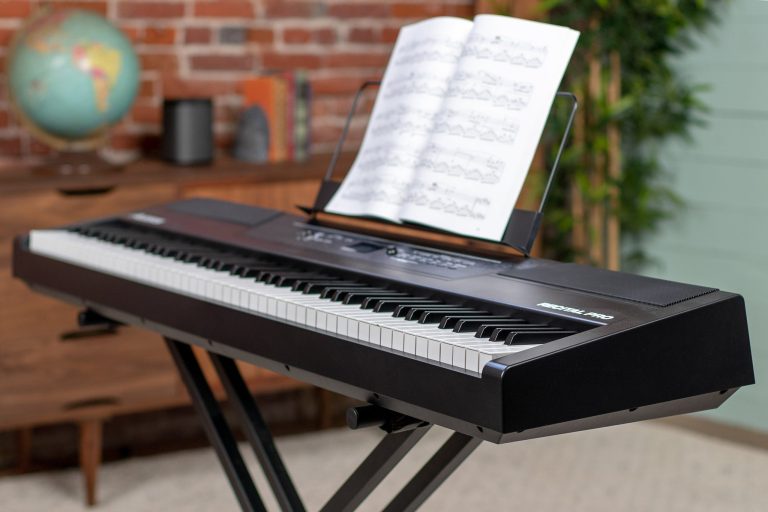 5 Best Digital Pianos for Beginners in 2025