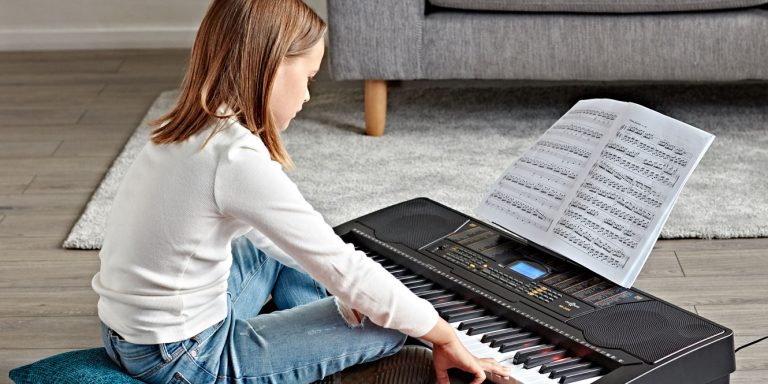 5 Best Piano Keyboards for Kids And Young Learners in 2025